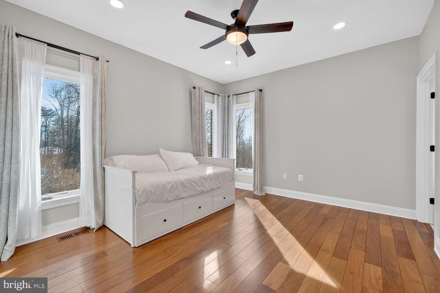 EDINBURGH FOREST - Residential