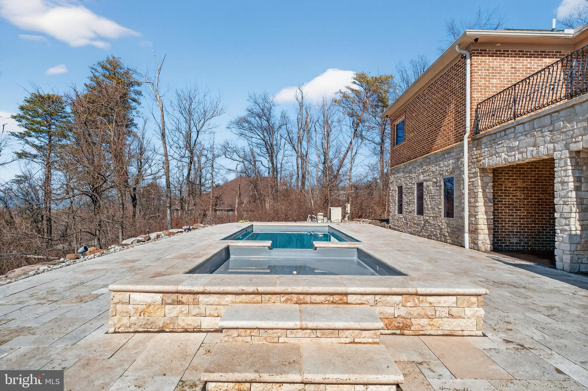 EDINBURGH FOREST - Residential