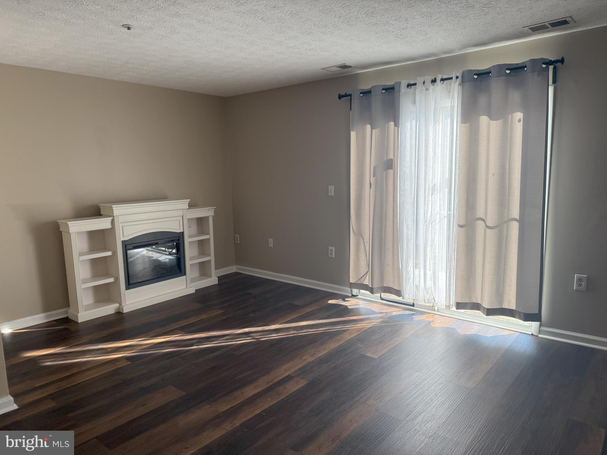 OXON HILL - Residential Lease