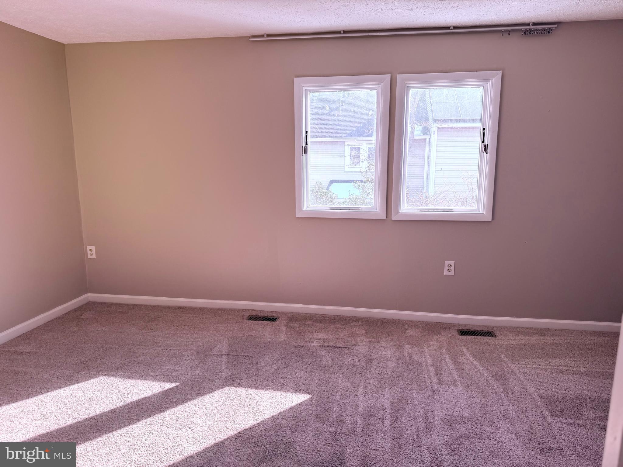 OXON HILL - Residential Lease