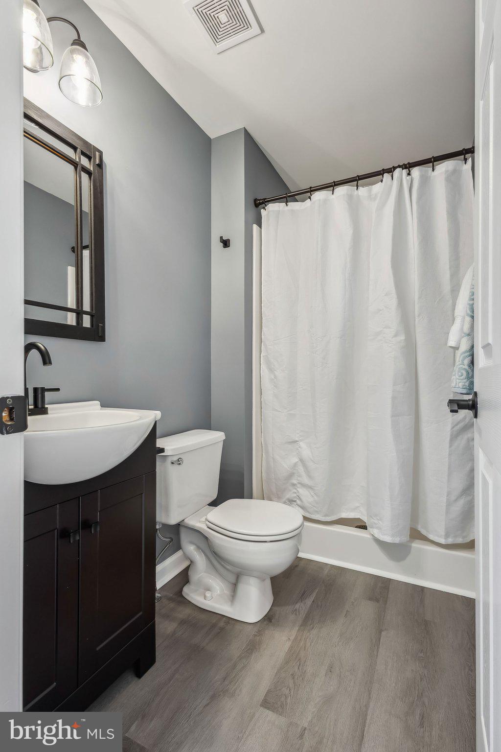 STAFFORD LAKES VILLAGE - Residential