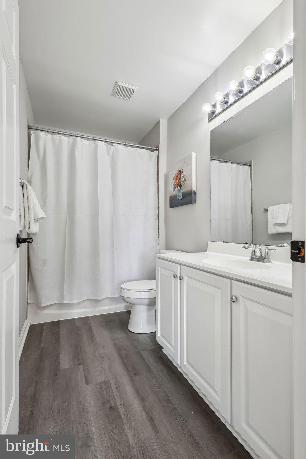 STAFFORD LAKES VILLAGE - Residential