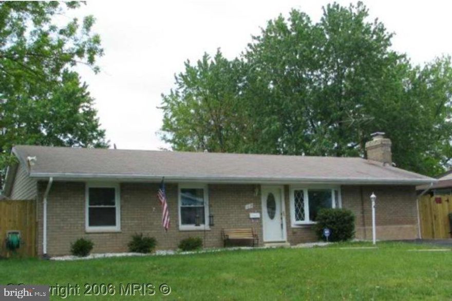 ALL OFFERS DUE MONDAY, 04/17/2023, 9:00 AM.  SELLER RESERVES THE RIGHT TO ACCEPT ANY OFFER BEFORE THE DUE DATE.
SOLD AS-IS BUT IN EXCELLENT CONDITON! MUST SEE!!! UPDATED RAMBLER!  5 BEDROOMS WITH 3 FULL BATH...EXCELLENT STERLING LOCATION WITH LARGE LIVING ROOM, 2 FIREPLACES, SPACIOUS FAMILY ROOM/DEN. GREAT SUNROOM LANDSCAPED LOT WITH TWO STORAGE SHEDS IN FENCED BACKYARD. KITCHEN APPLIANCES .. STAINLESS STEEL
TENANT OCCUPIED. NEED NOTICE FOR SHOWING