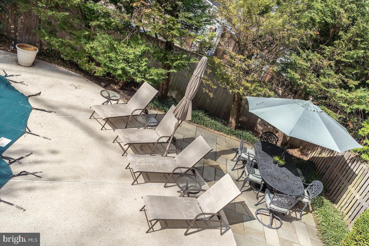 BURNING TREE MANOR - Residential