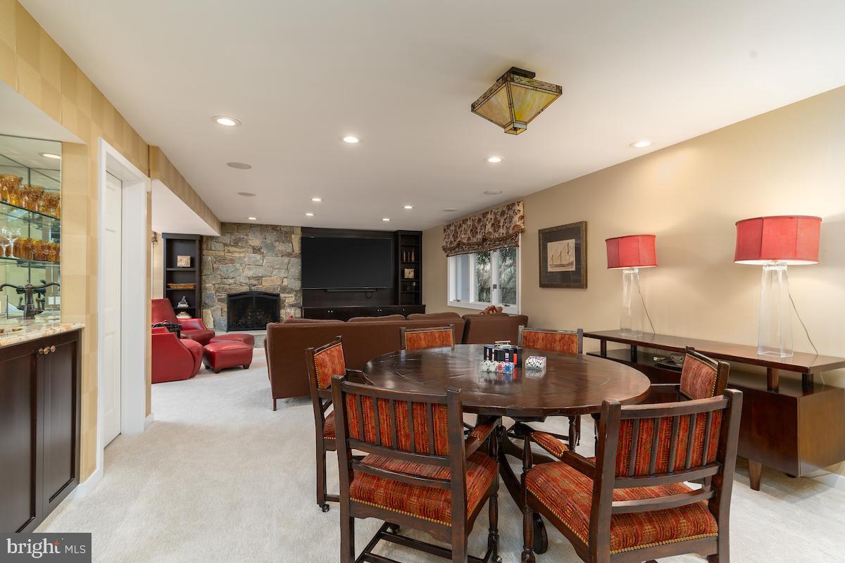 BURNING TREE MANOR - Residential