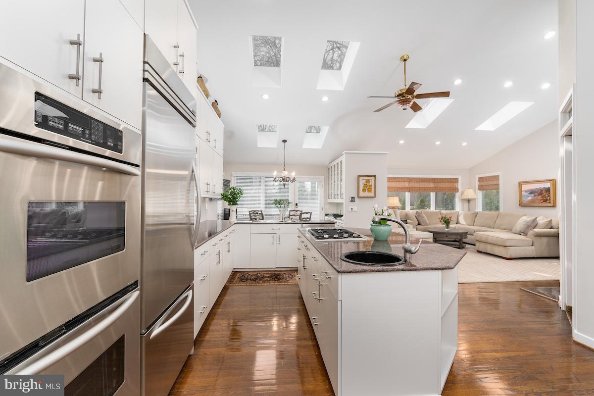 BURNING TREE MANOR - Residential