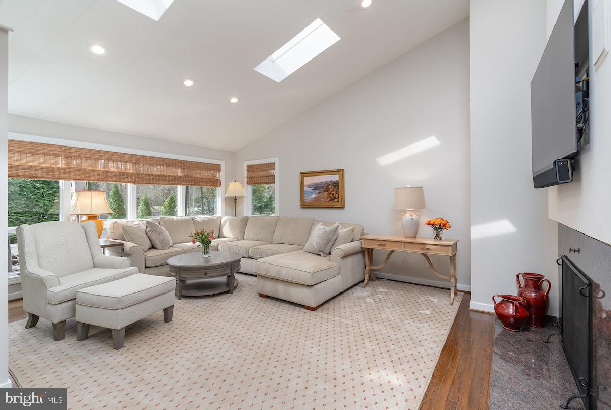 BURNING TREE MANOR - Residential