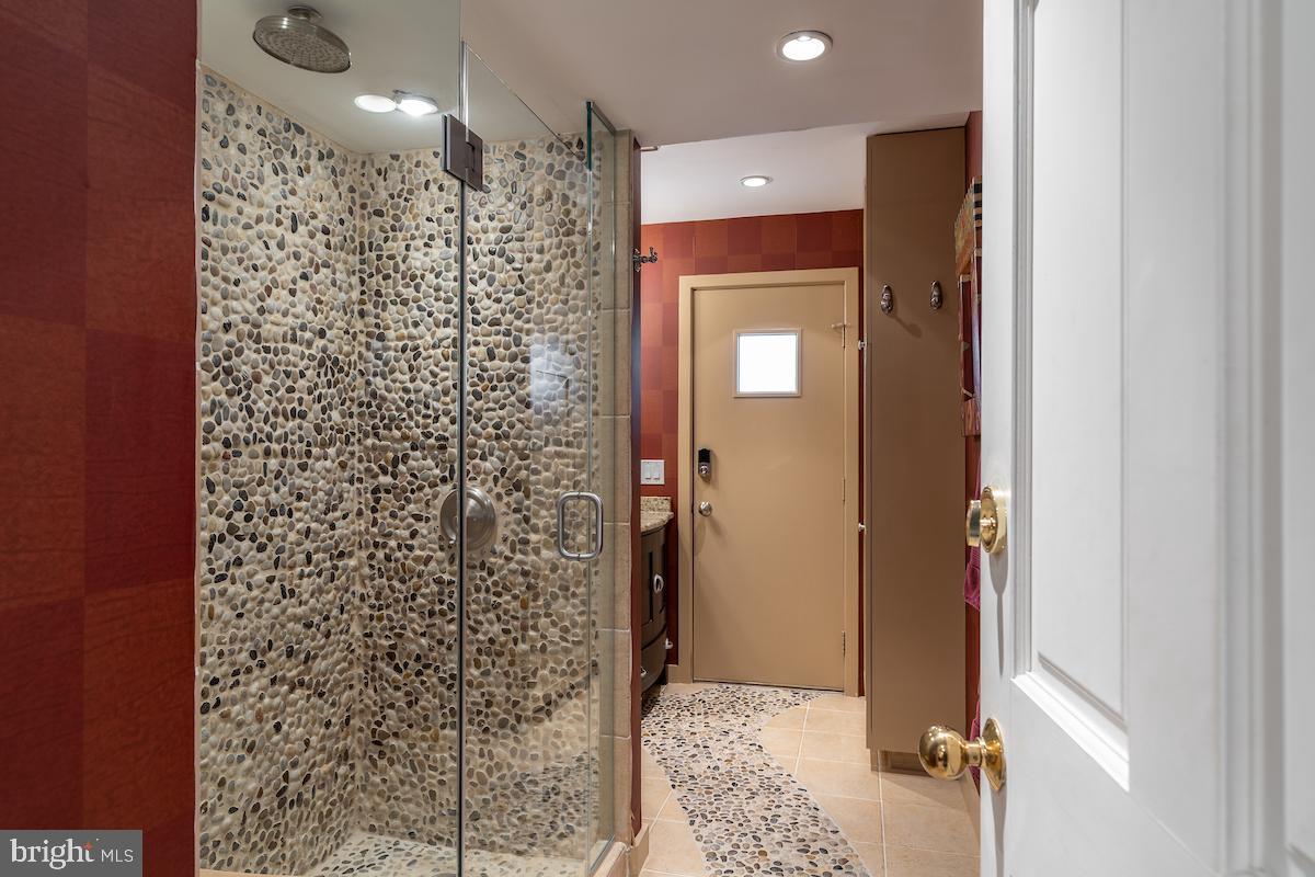 BURNING TREE MANOR - Residential