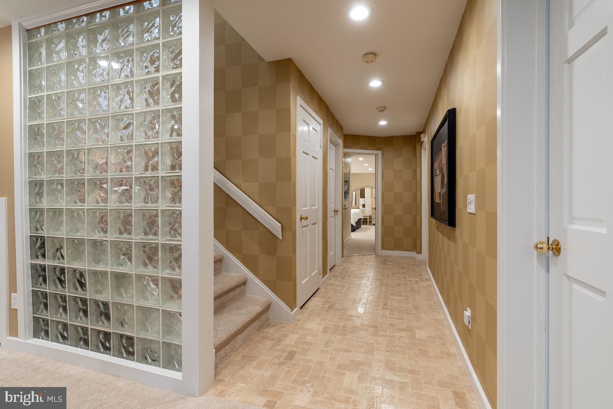 BURNING TREE MANOR - Residential