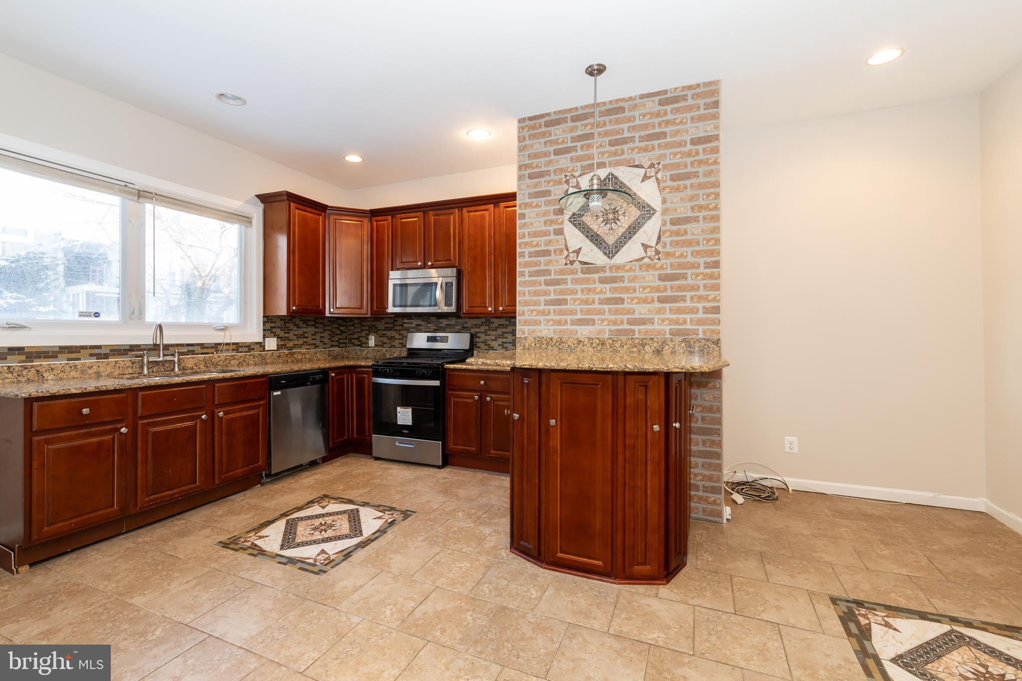 GERMANTOWN (EAST) - Residential