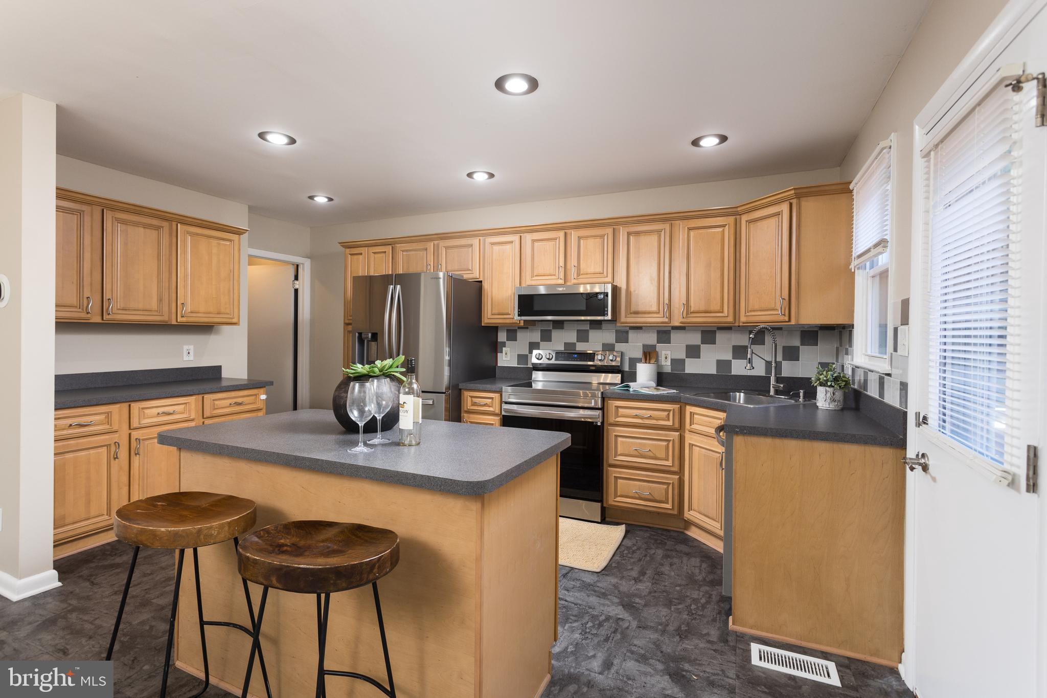 DOUBLE ROCK TOWNHOUSES - Residential