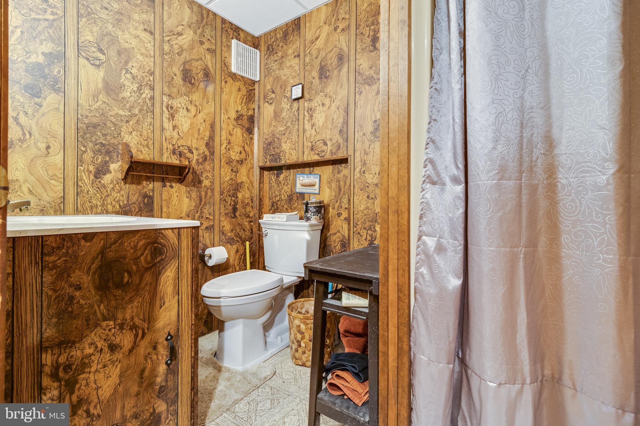 WOODLAND ACRES - Residential