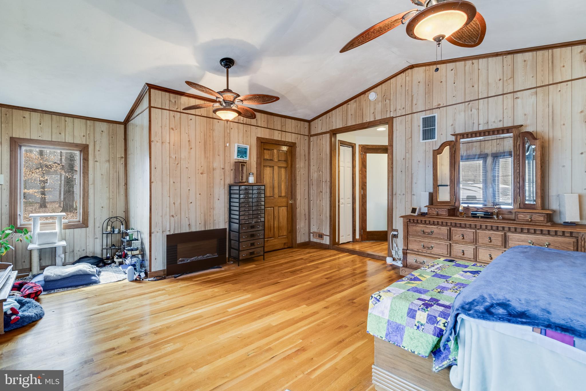 WOODLAND ACRES - Residential