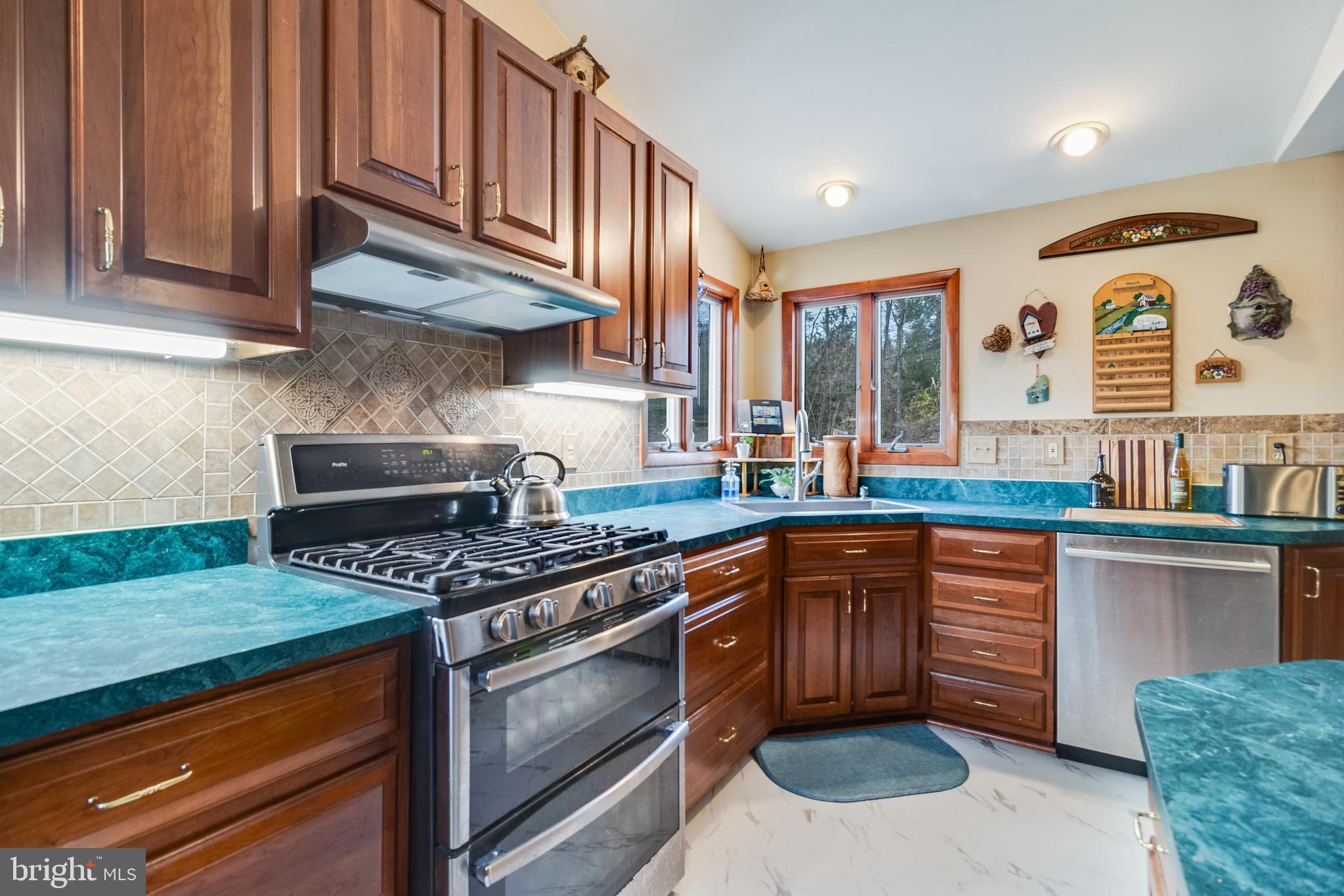 WOODLAND ACRES - Residential