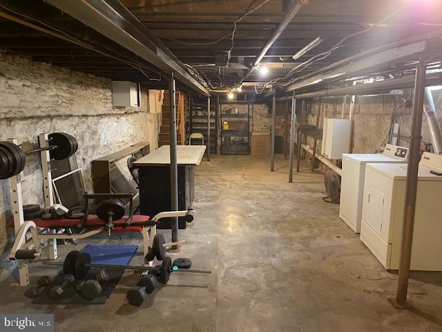 FRANKFORD - Residential Lease