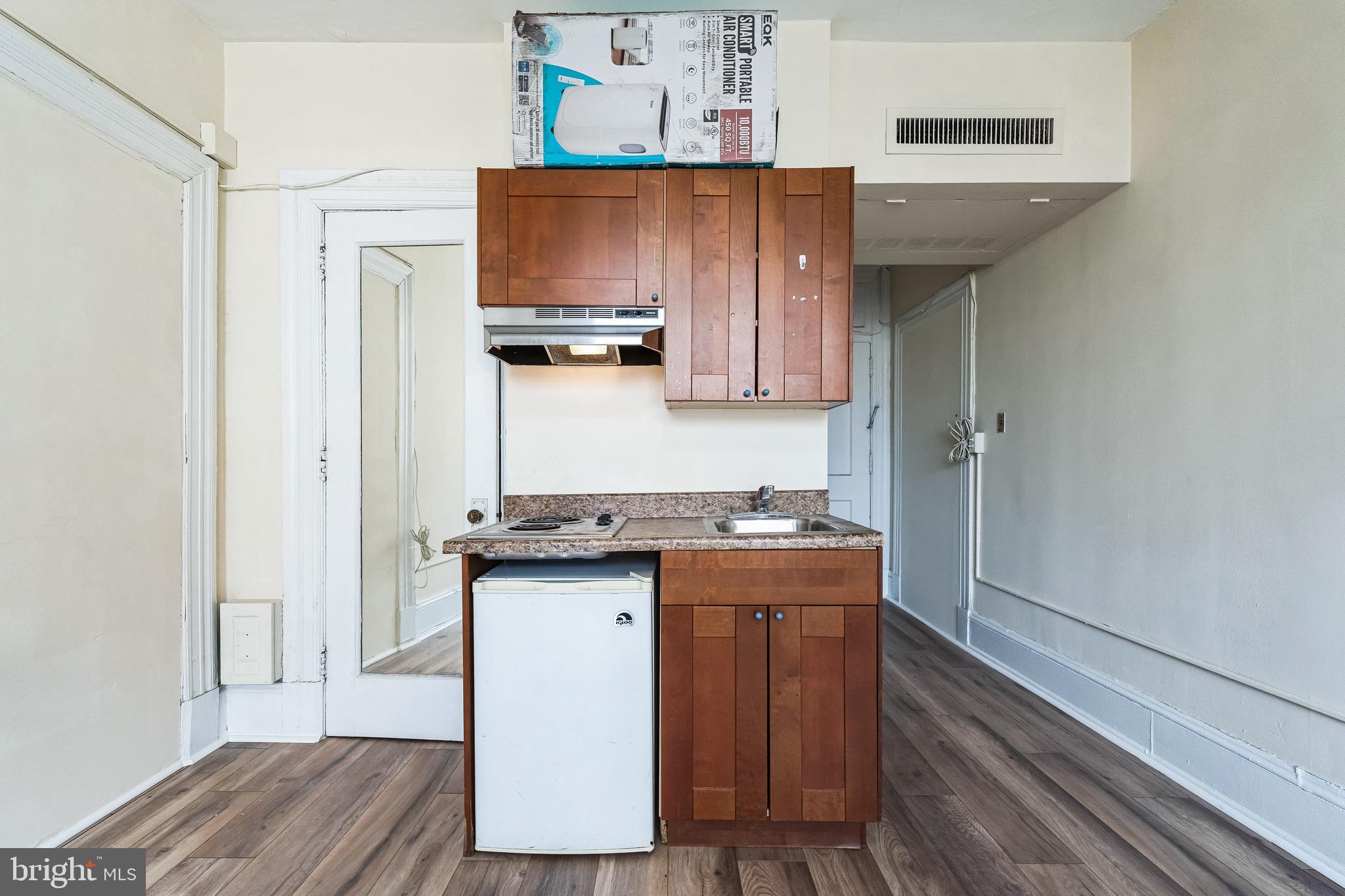 AVENUE OF THE ARTS - Residential Lease