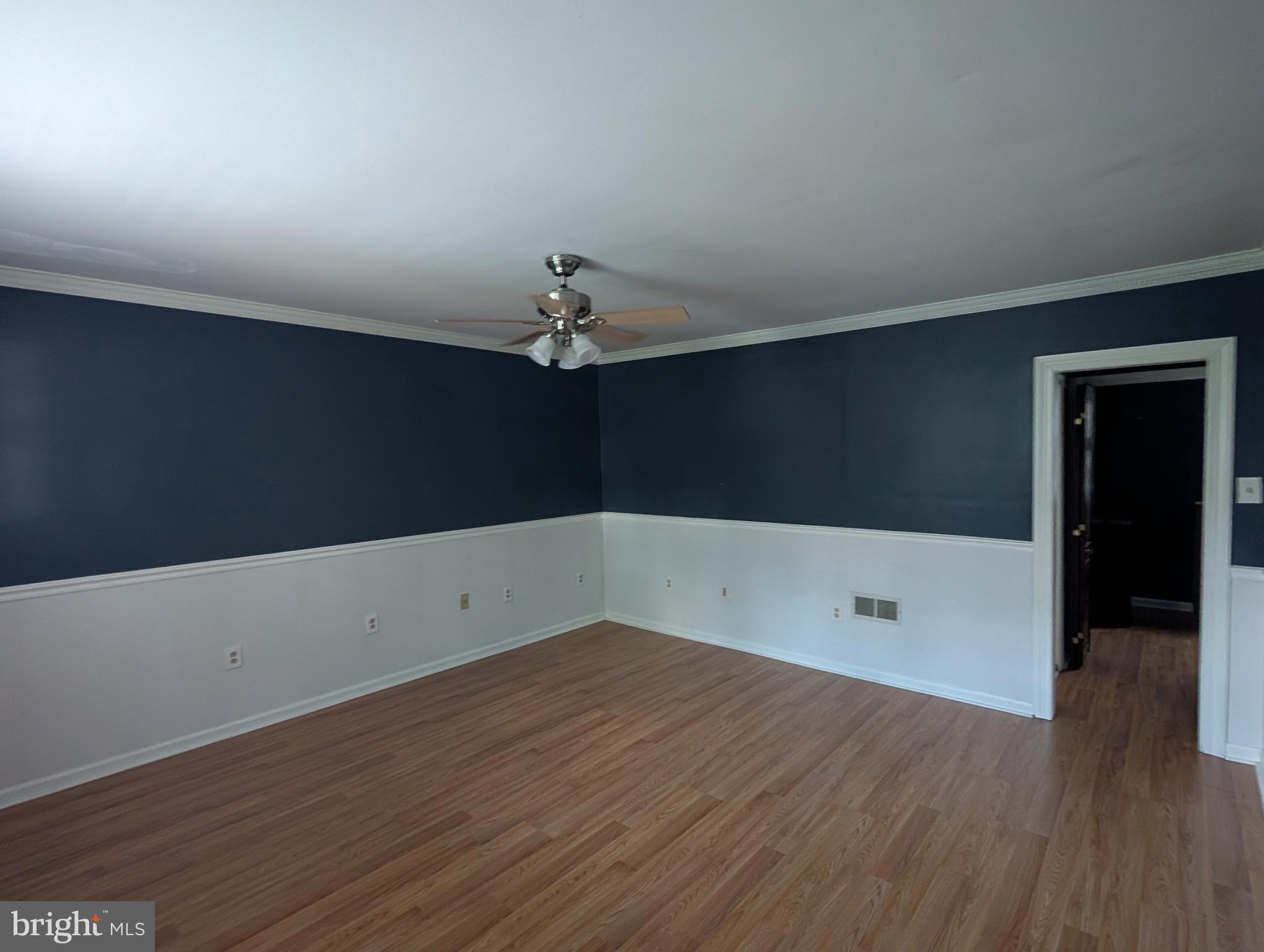 GLEN OAKS - Residential Lease