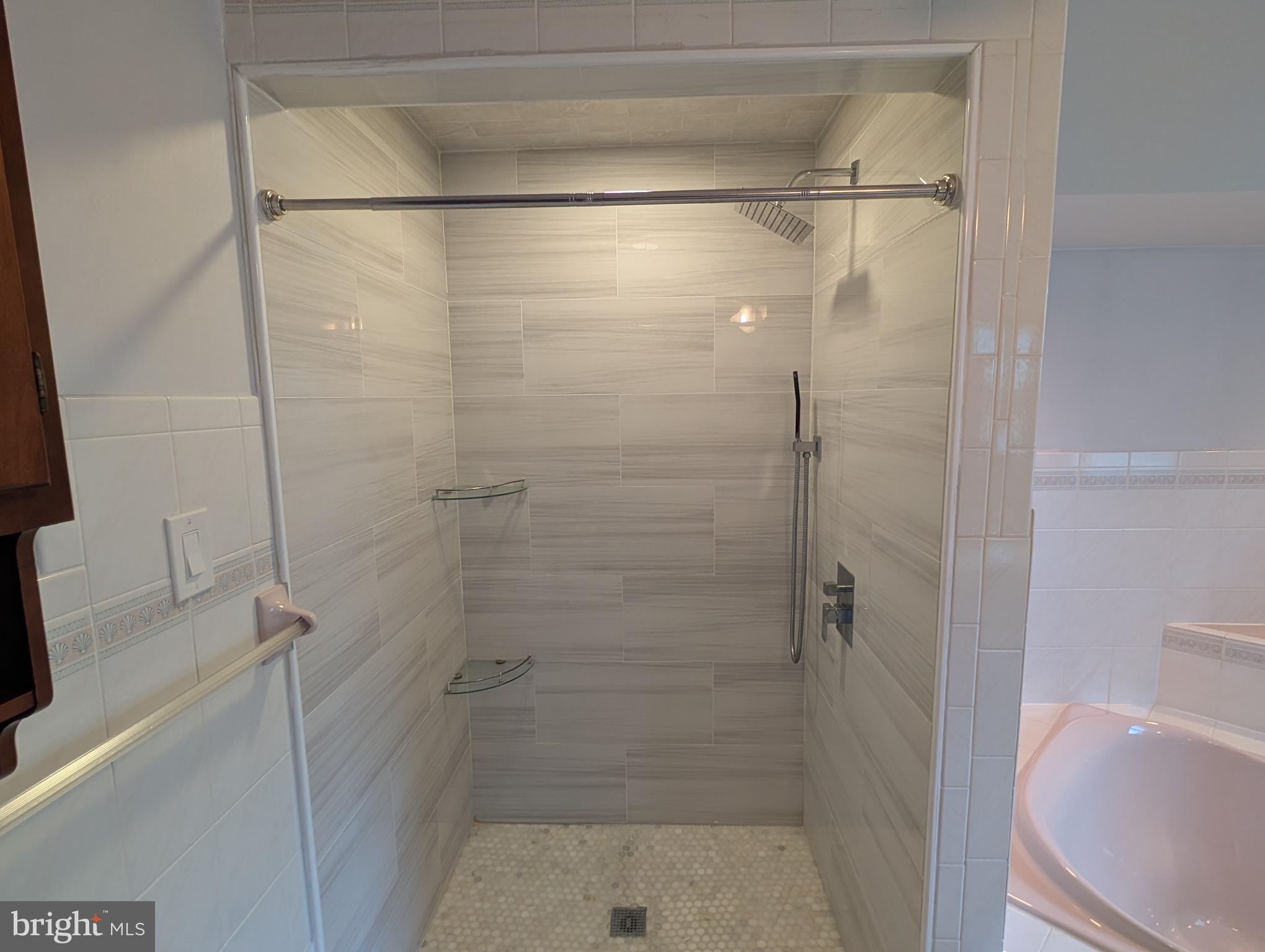 GLEN OAKS - Residential Lease