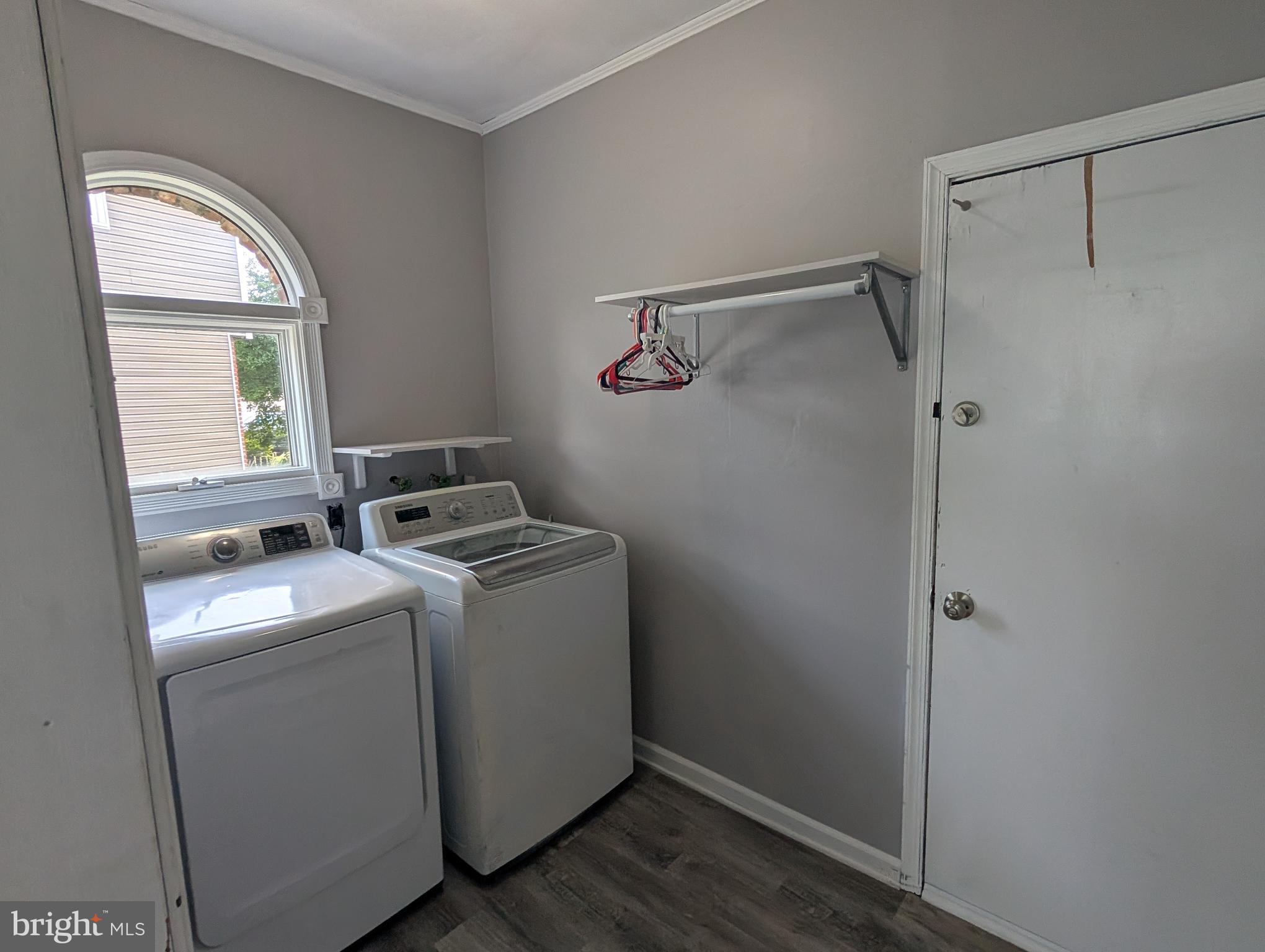 GLEN OAKS - Residential Lease