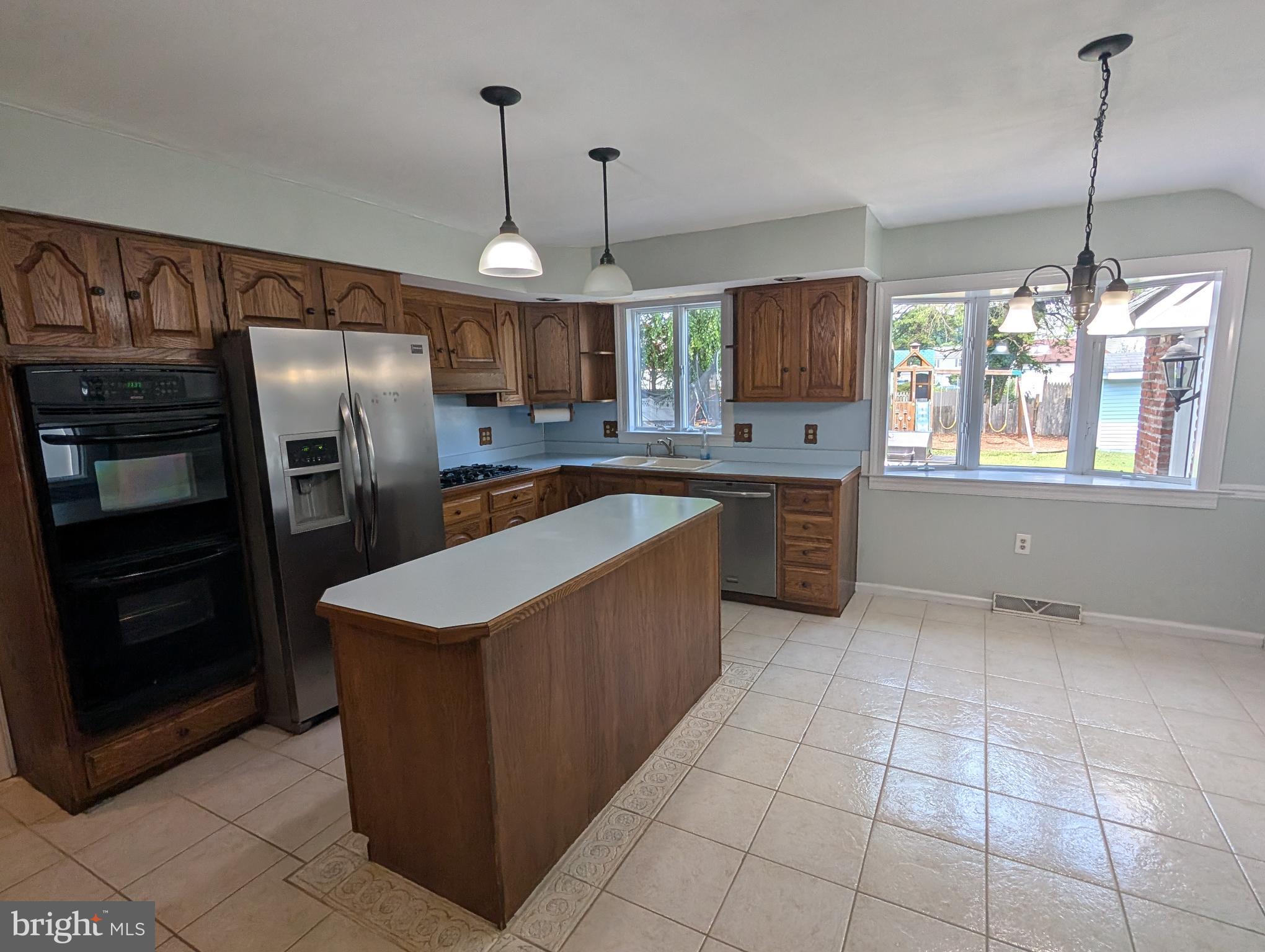 GLEN OAKS - Residential Lease