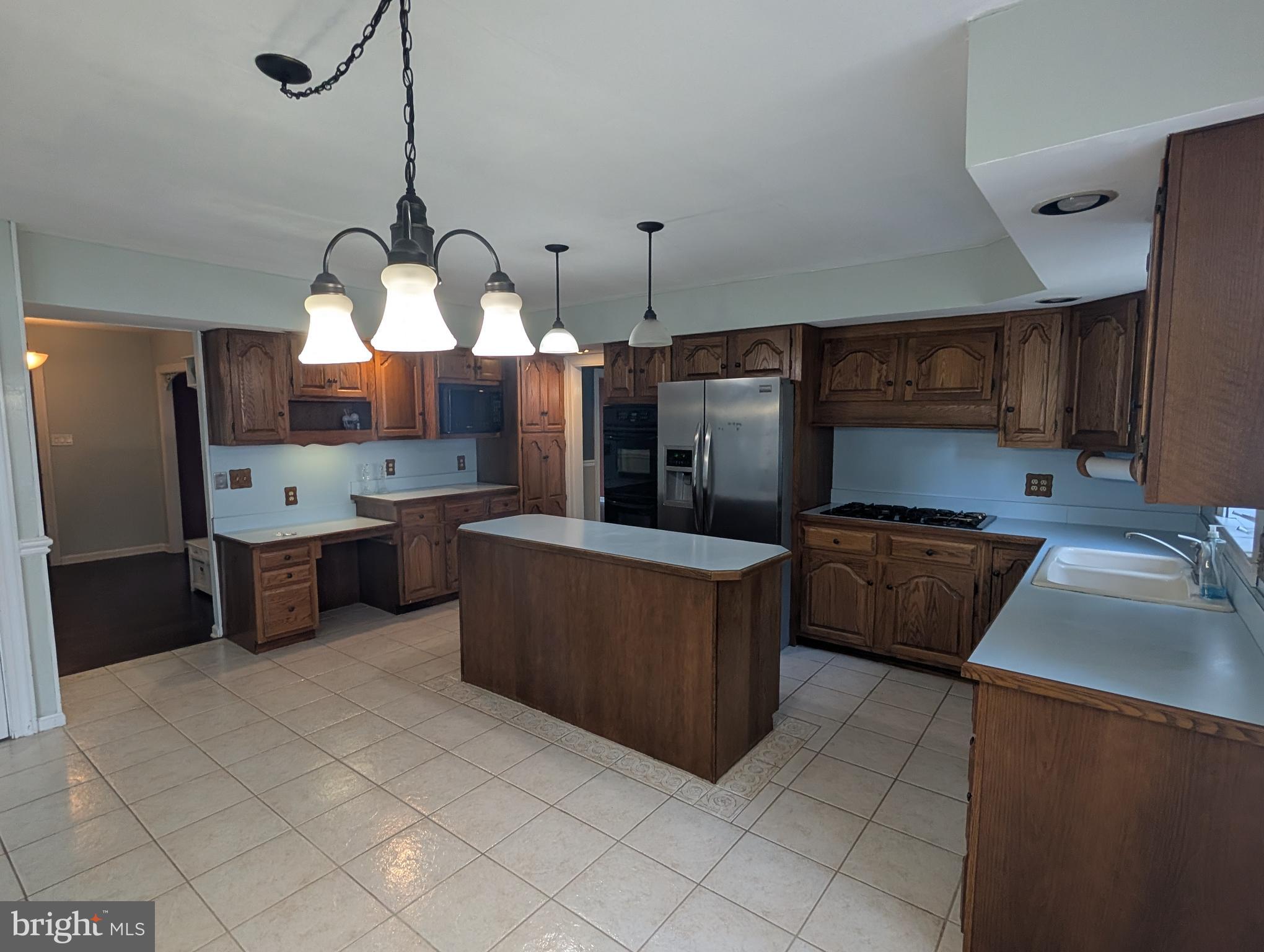 GLEN OAKS - Residential Lease