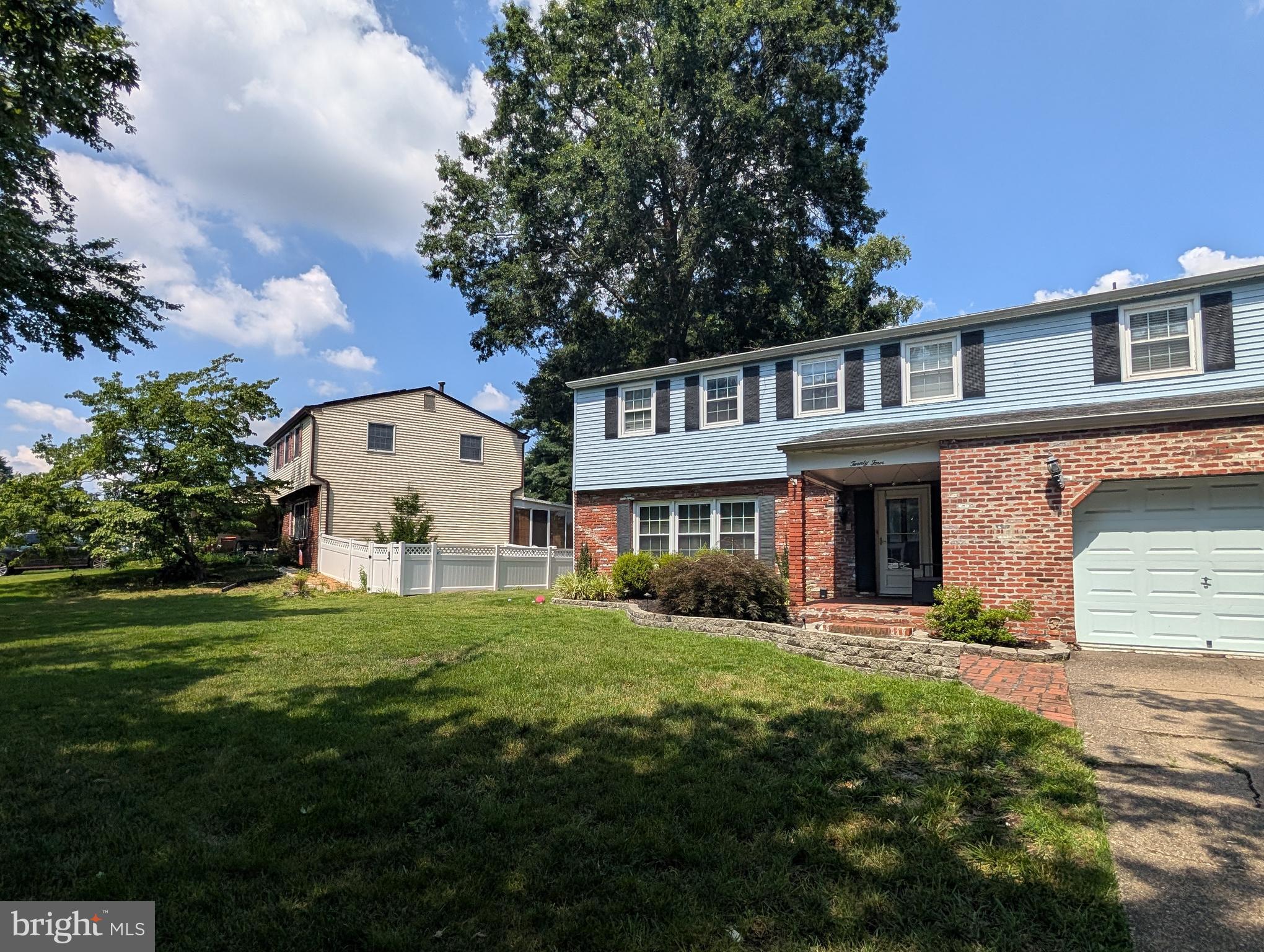 GLEN OAKS - Residential Lease