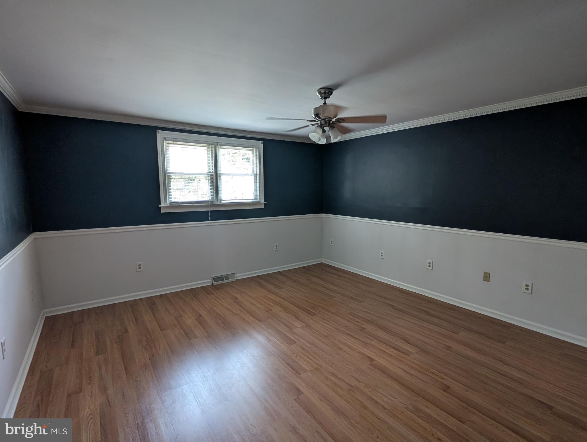 GLEN OAKS - Residential Lease