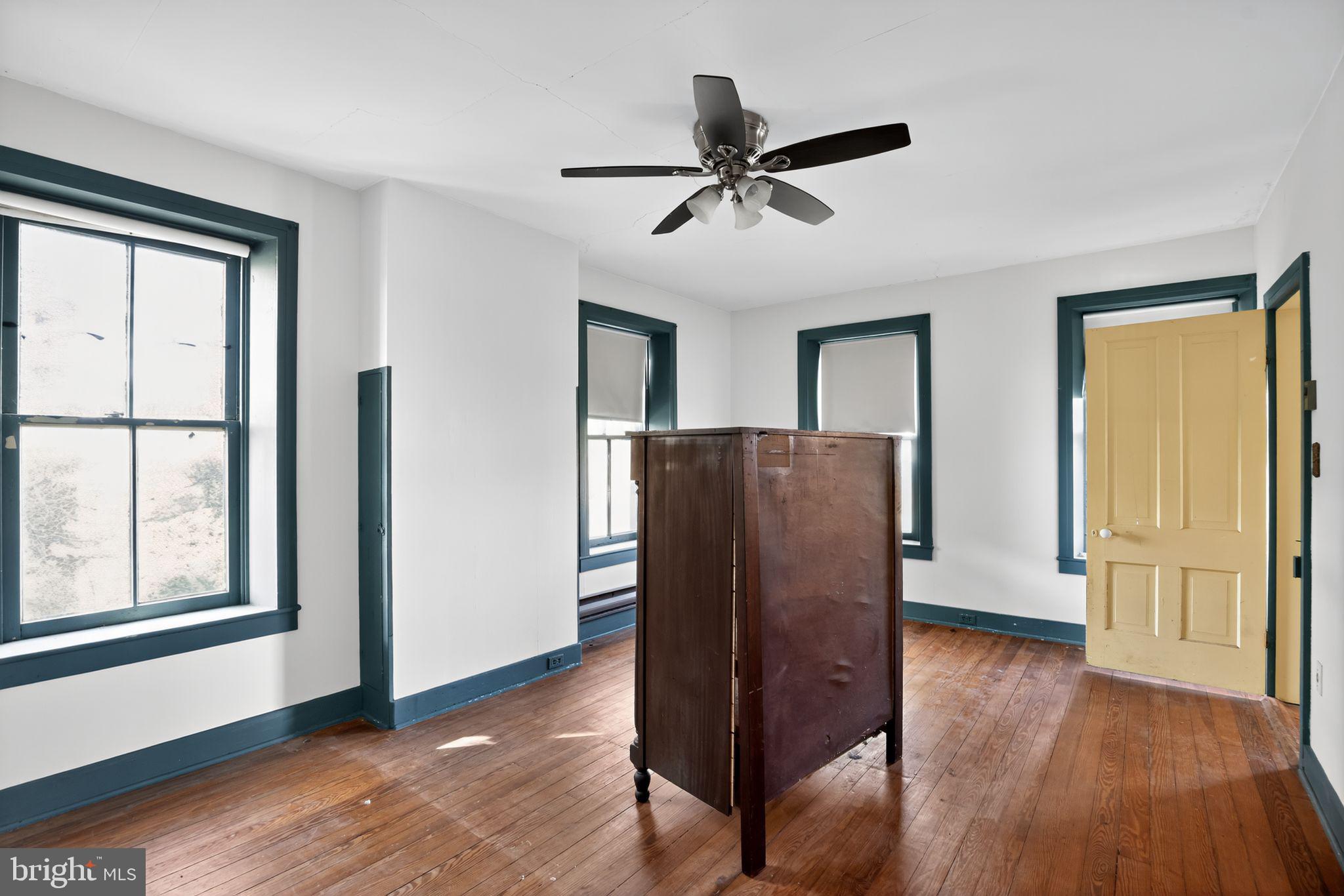 AVONDALE - Residential