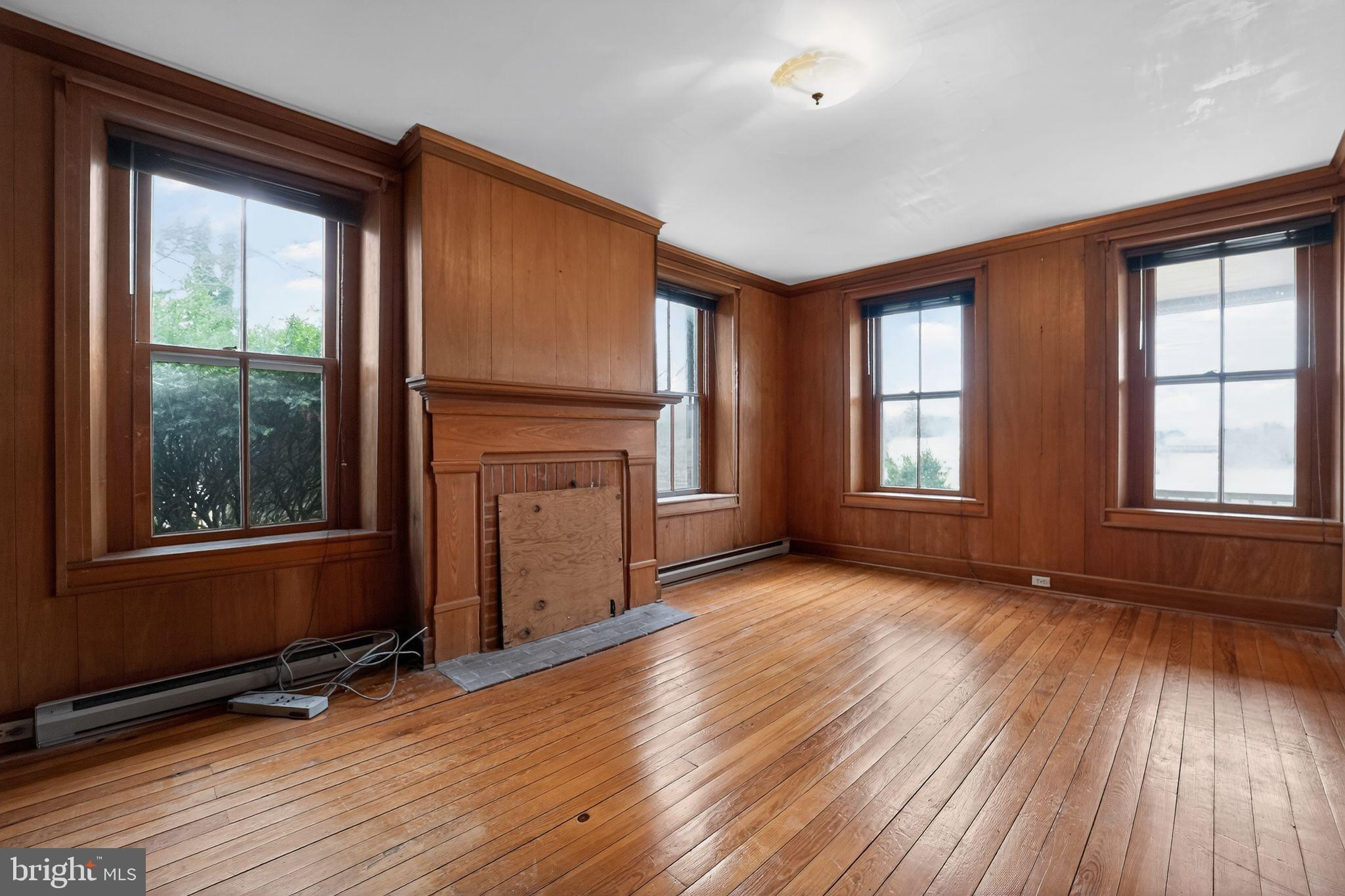 AVONDALE - Residential