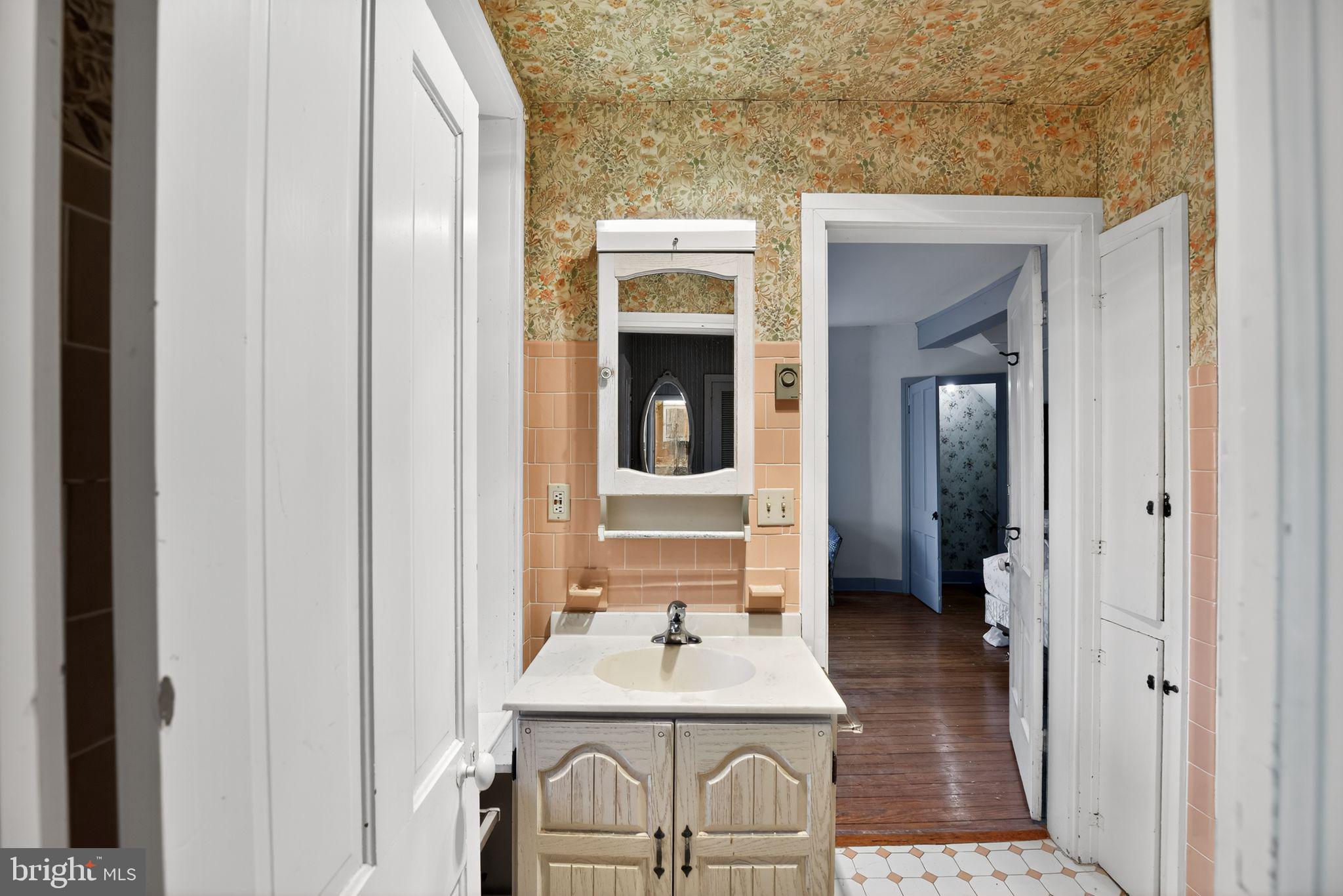 AVONDALE - Residential