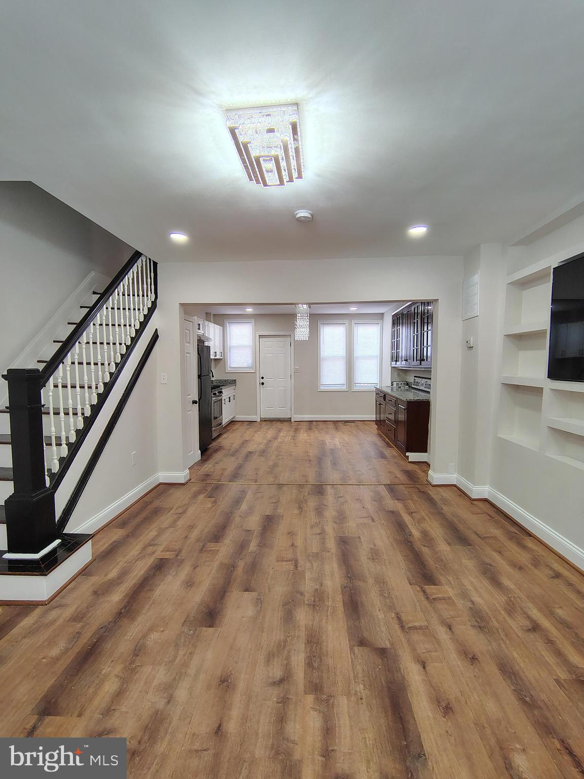 Available now! Contact listing agent for showing.