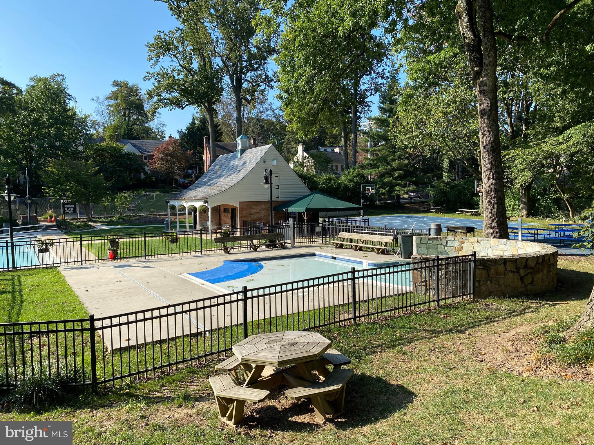 STONELEIGH - Residential