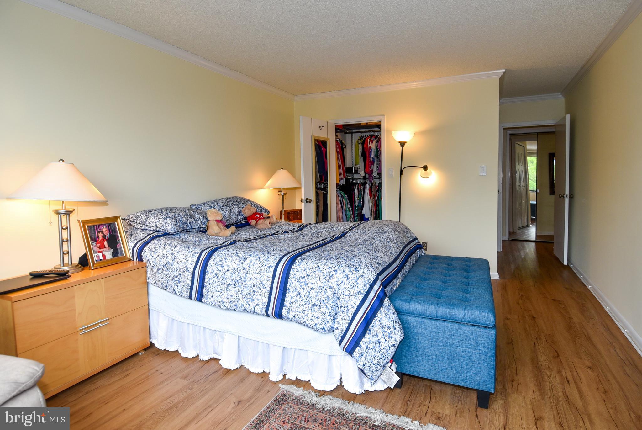 PROMENADE TOWERS - Residential