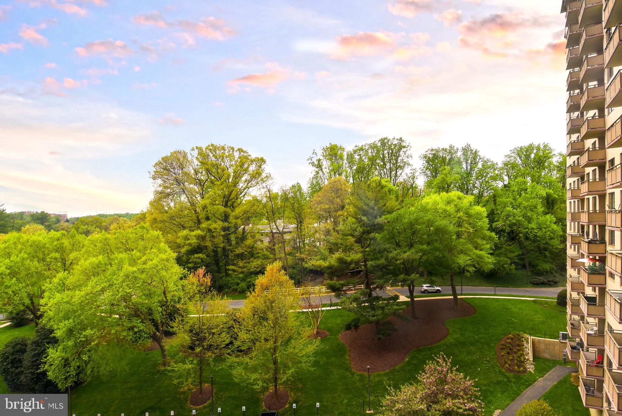 PROMENADE TOWERS - Residential