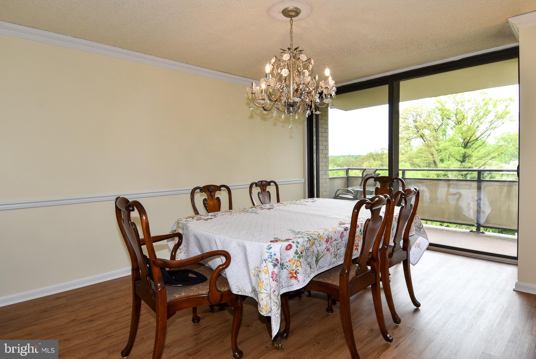 PROMENADE TOWERS - Residential