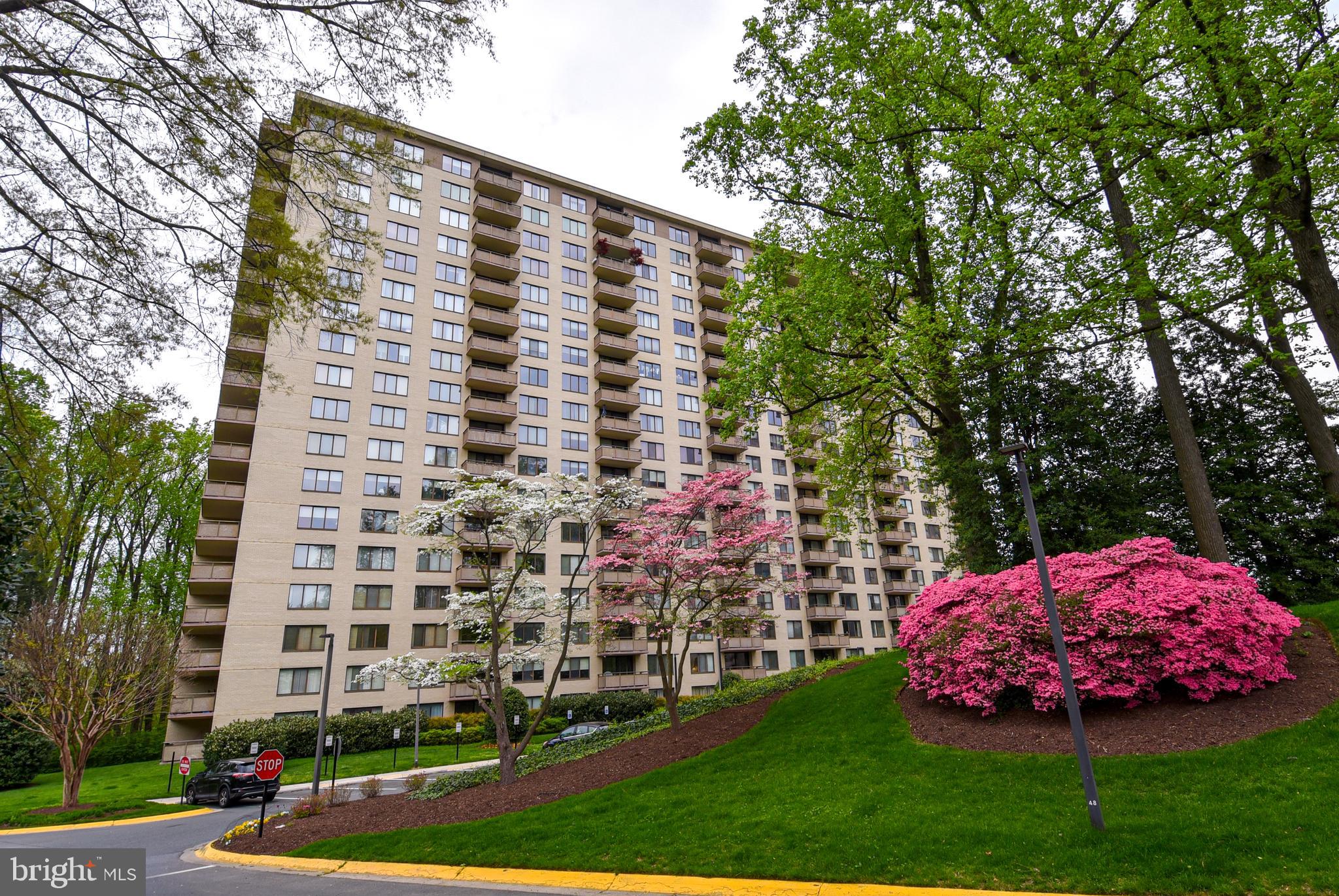 PROMENADE TOWERS - Residential