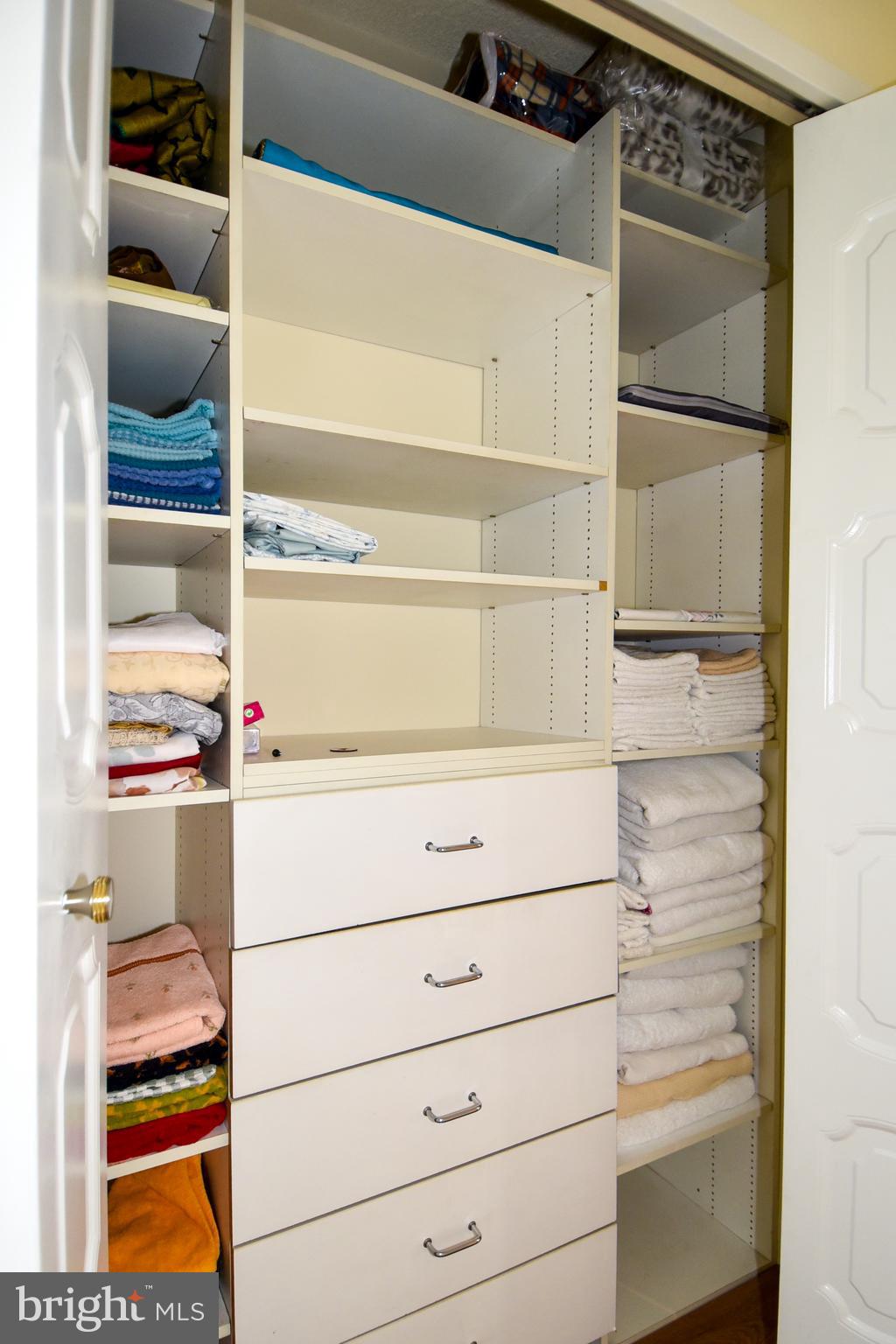 PROMENADE TOWERS - Residential