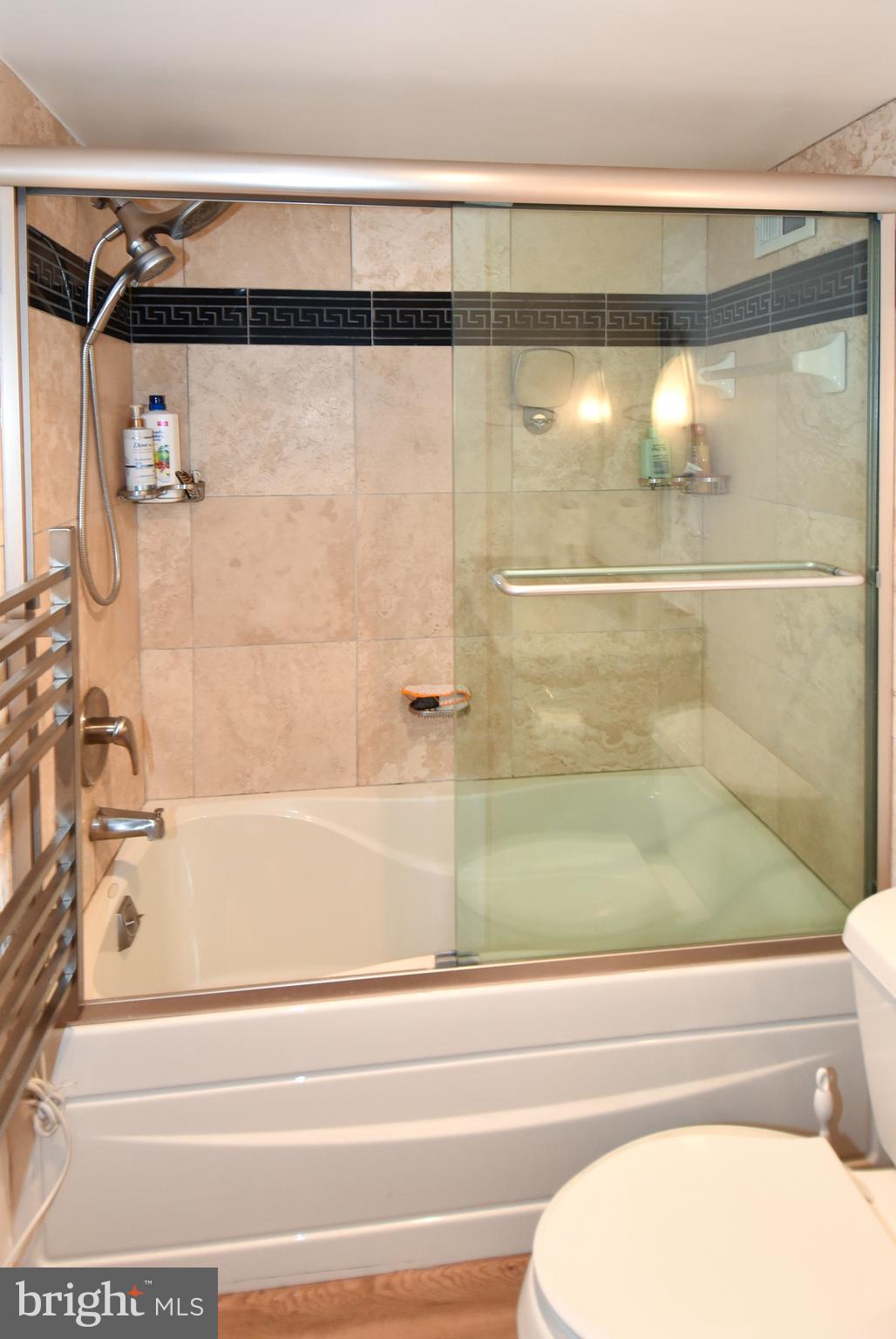 PROMENADE TOWERS - Residential