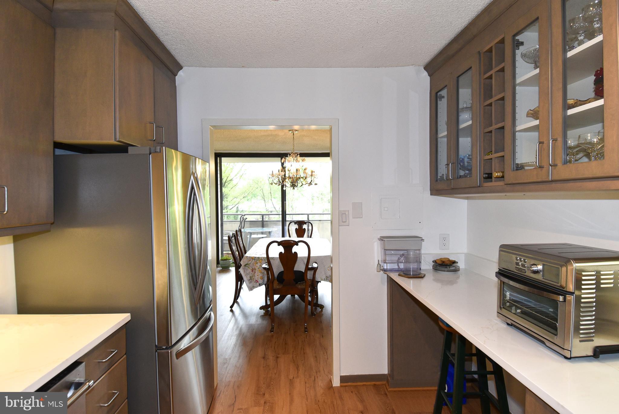 PROMENADE TOWERS - Residential