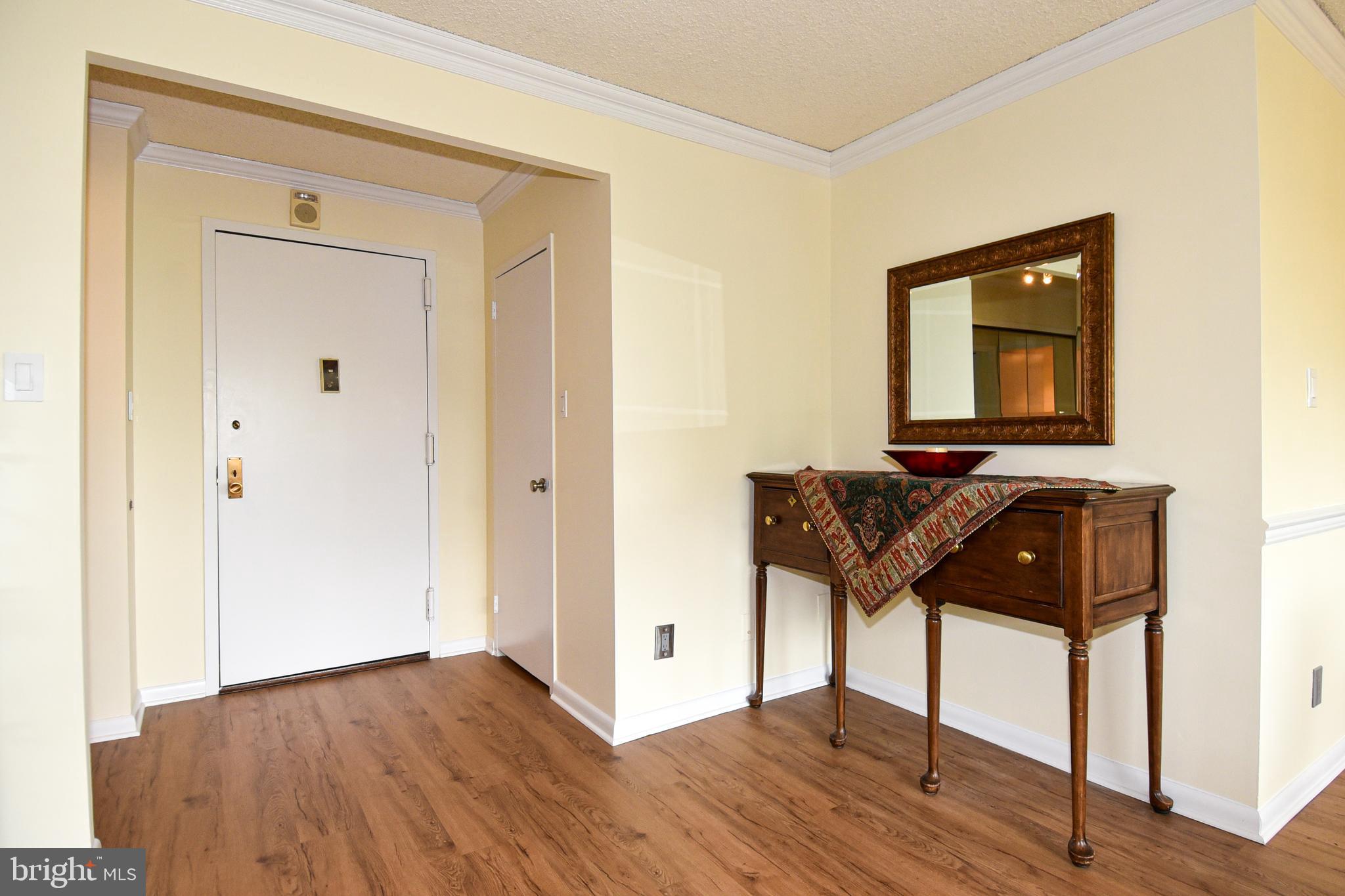 PROMENADE TOWERS - Residential