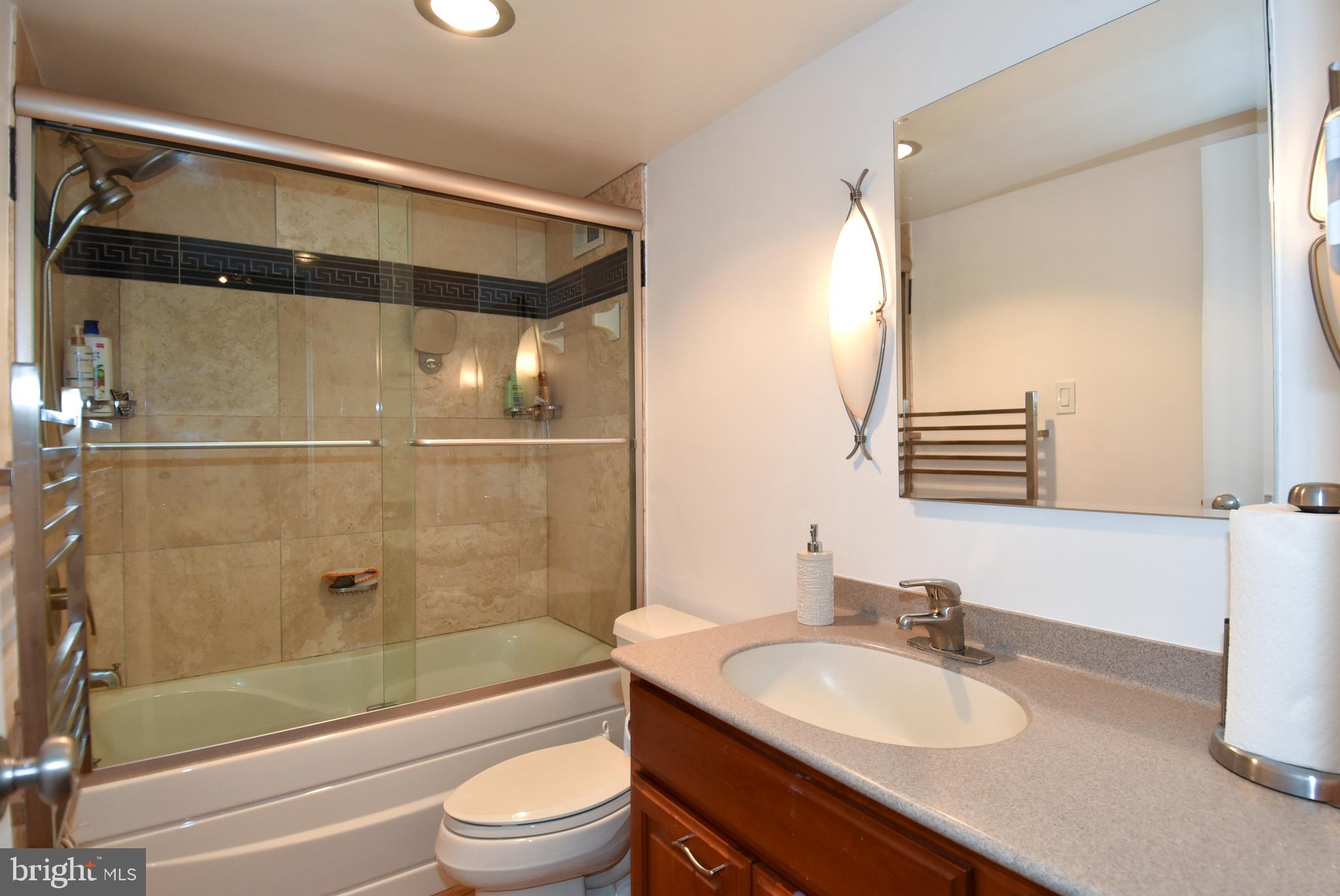 PROMENADE TOWERS - Residential