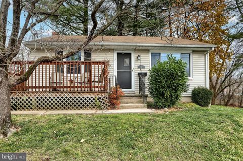 Photo of 115 S Chestnut Street, Elizabethtown, PA 17022 (MLS # PALA2044318)