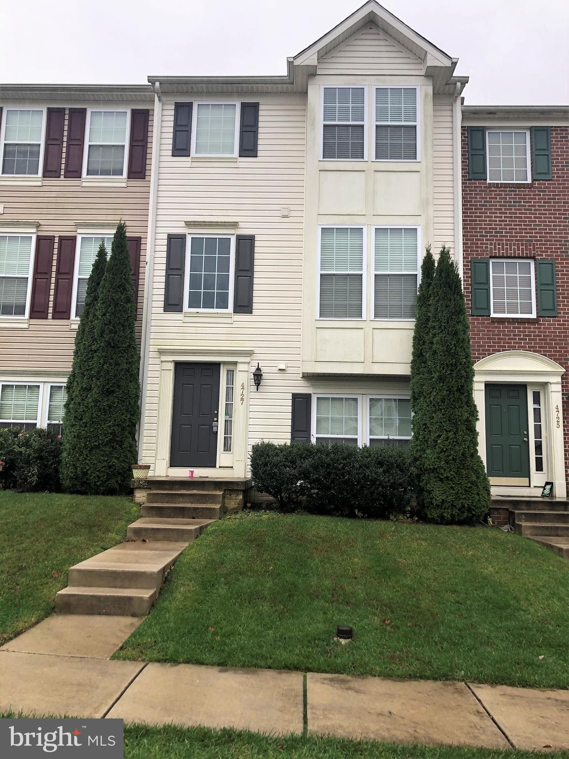 HOLLY WOODS - Residential Lease