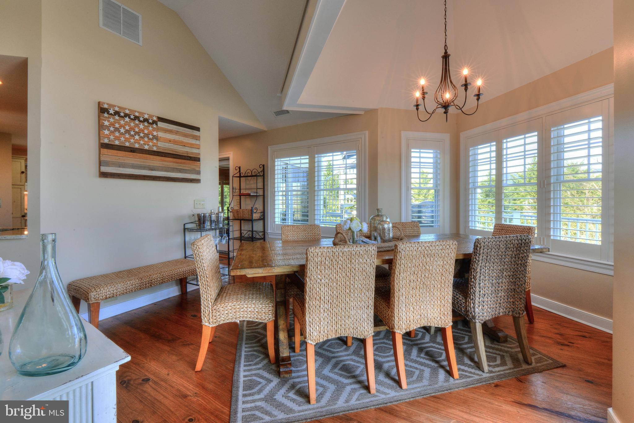 SILVER LAKE MANOR - Residential