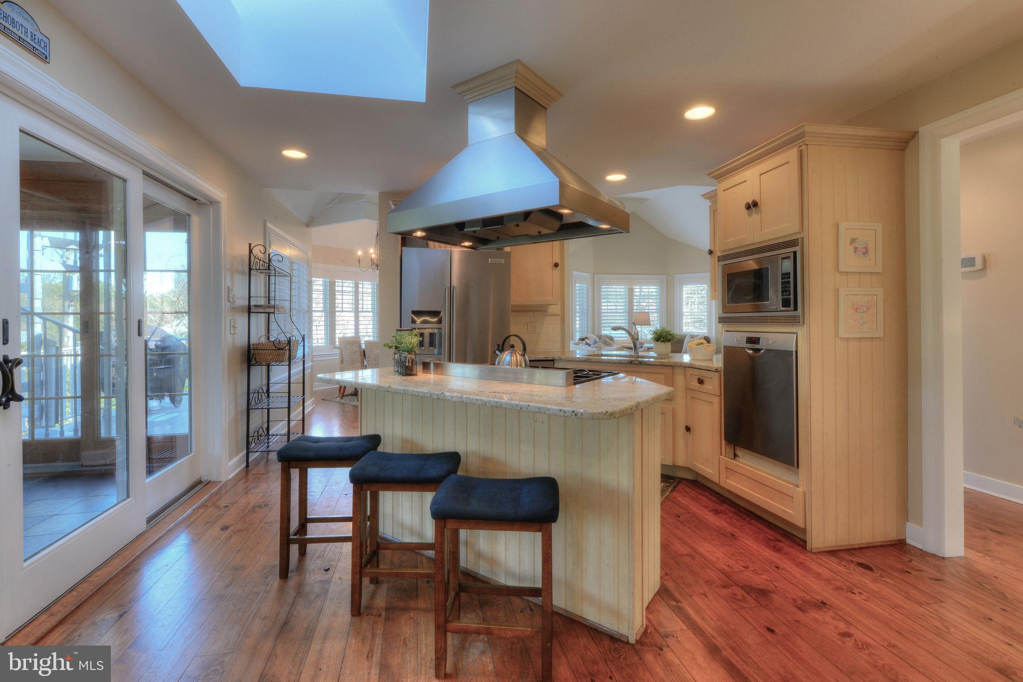 SILVER LAKE MANOR - Residential