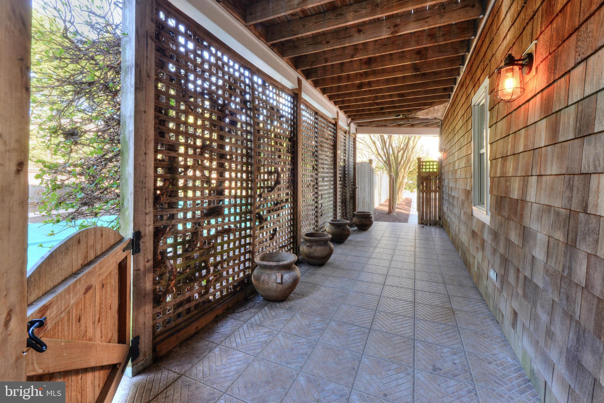 SILVER LAKE MANOR - Residential