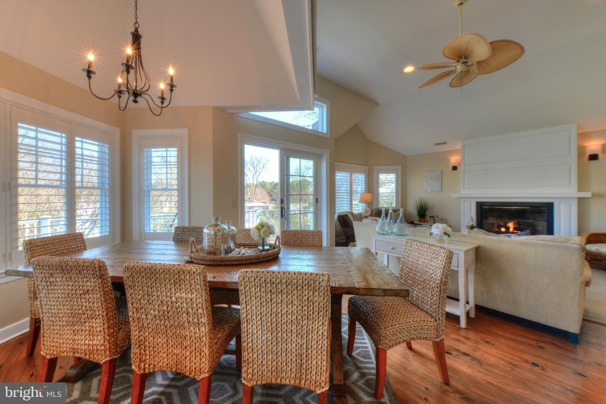 SILVER LAKE MANOR - Residential