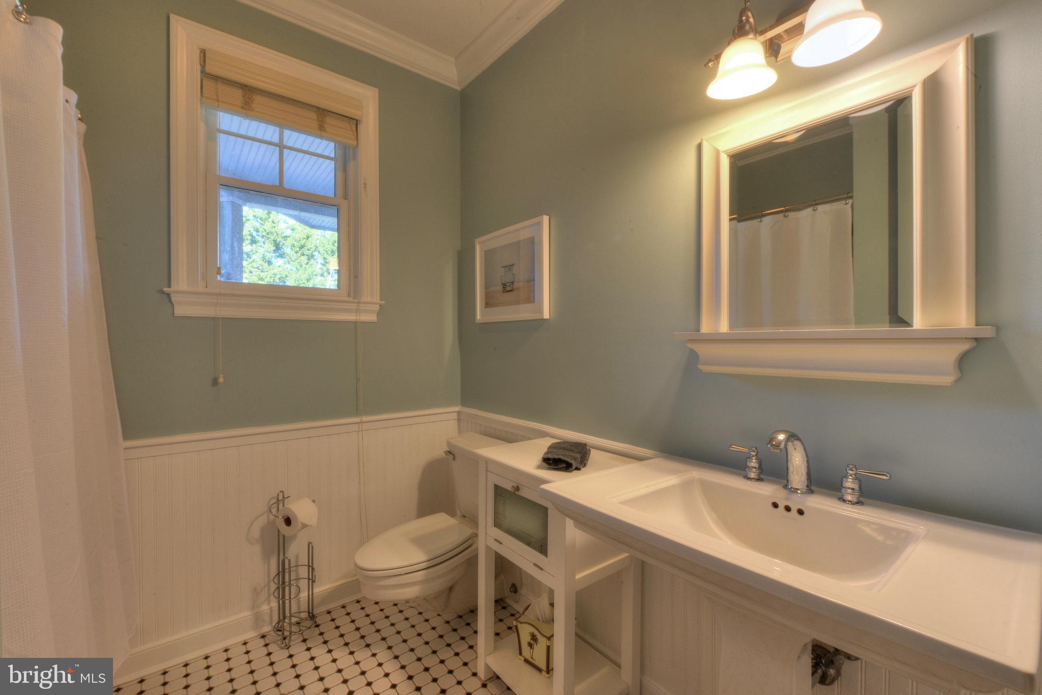 SILVER LAKE MANOR - Residential