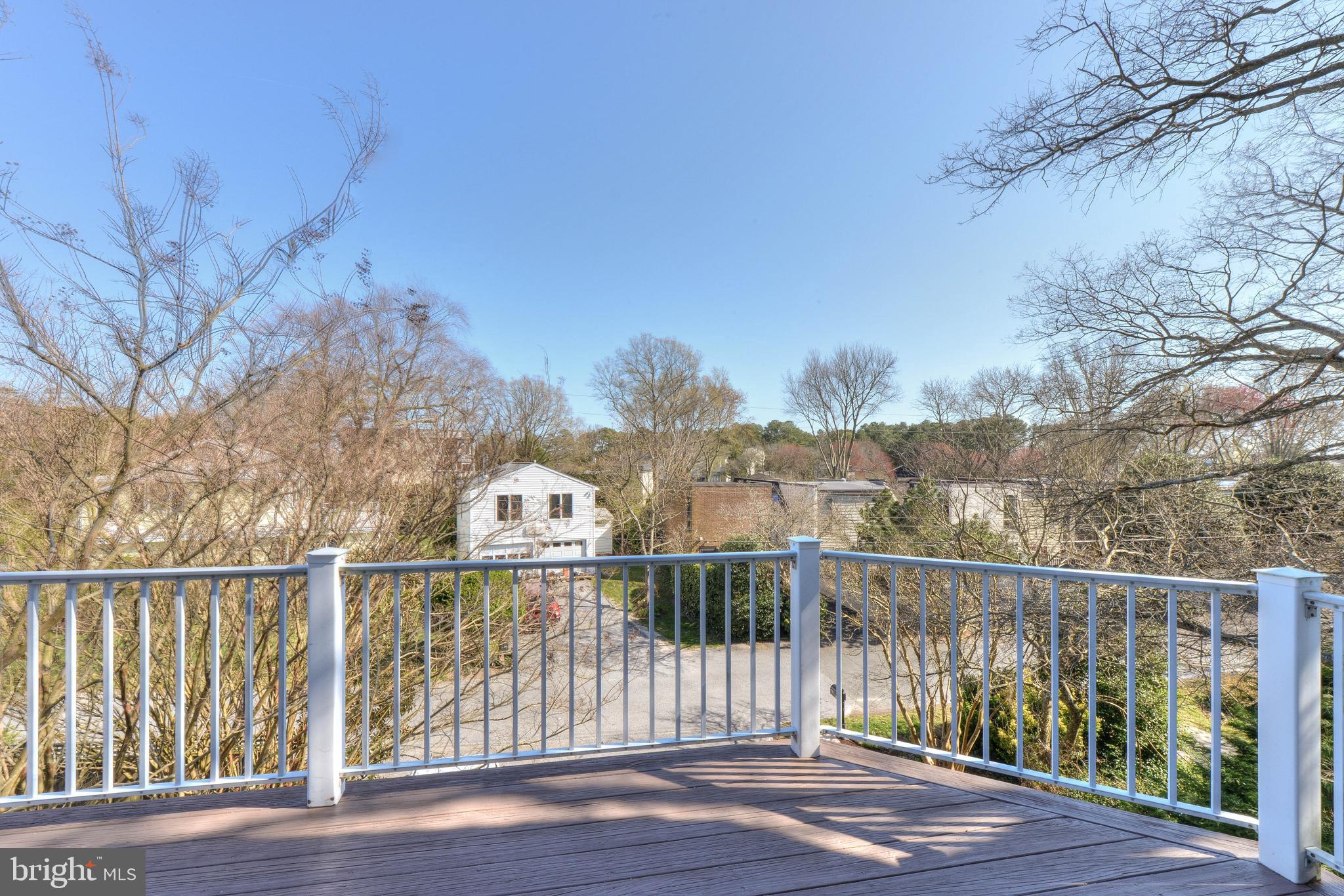 SILVER LAKE MANOR - Residential