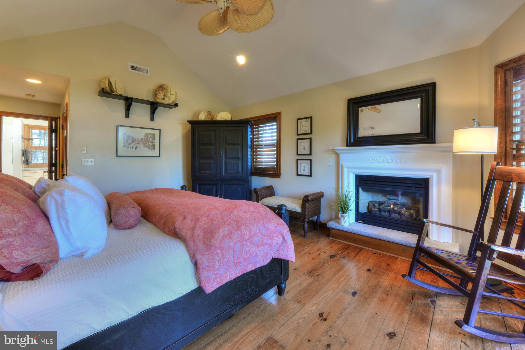 SILVER LAKE MANOR - Residential